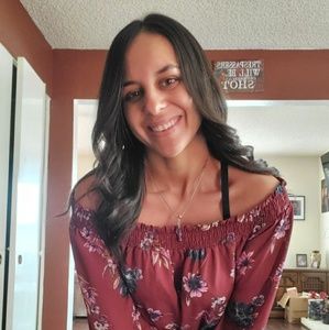 Meet your Posher, Cecelia